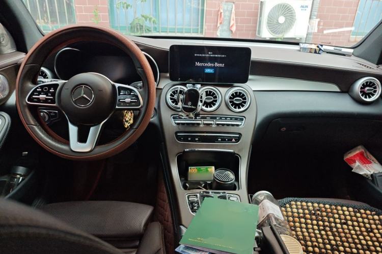 Used Mercedes-Benz GLC 2021 GLC 260 L 4MATIC Dynamic Edition Center Console