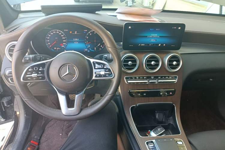 Used Mercedes-Benz GLC 2021 GLC 300 L 4MATIC Dynamic Model Center Console
