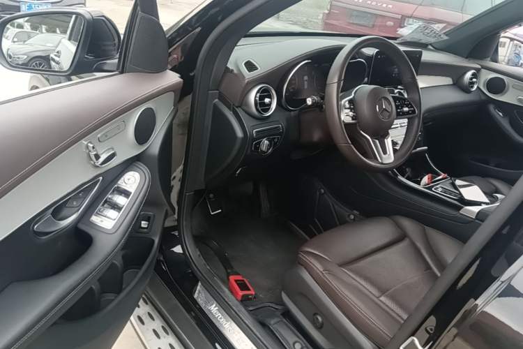 Used Mercedes-Benz GLC 2021 GLC 260 L 4MATIC Dynamic Edition Driver Seat