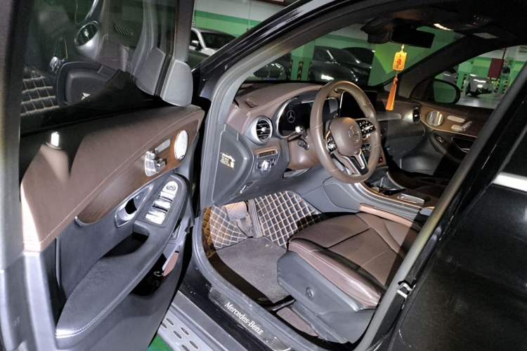 Used Mercedes-Benz GLC 2021 GLC 300 L 4MATIC Dynamic Model Driver Seat