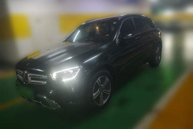 Ojetý Mercedes-Benz GLC 2021 GLC 260 L 4MATIC Dynamic Edition
