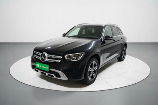 Ojetý Mercedes-Benz GLC 2021 GLC 260 L 4MATIC Dynamic Edition