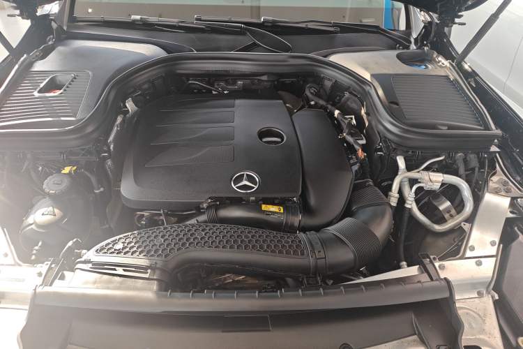 Used Mercedes-Benz GLC 2021 GLC 300 L 4MATIC Dynamic Model Engine Bay