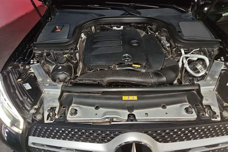Used Mercedes-Benz GLC 2021 GLC 300 L 4MATIC Dynamic Model Engine Bay