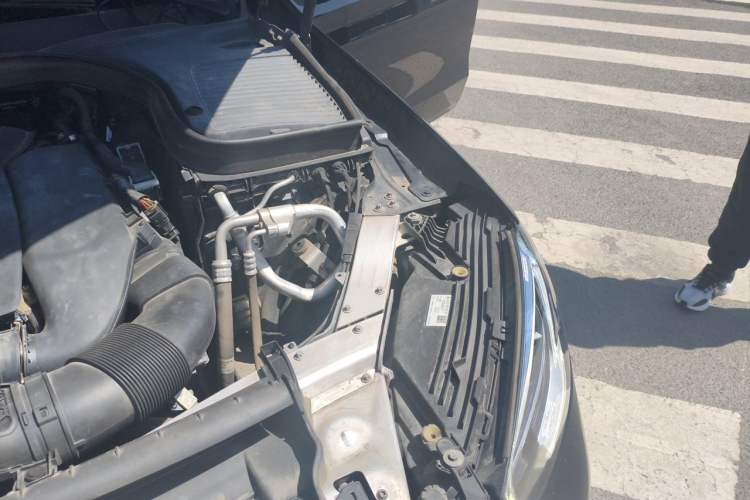 Used Mercedes-Benz GLC 2021 GLC 300 L 4MATIC Dynamic Model Engine Bay Left