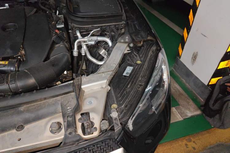 Used Mercedes-Benz GLC 2021 GLC 300 L 4MATIC Luxury Model Engine Bay Left