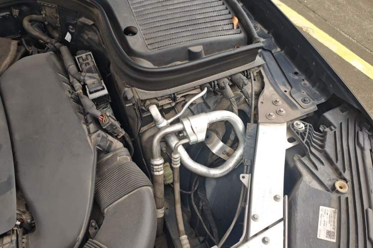 Used Mercedes-Benz GLC 2021 GLC 300 L 4MATIC Dynamic Model Engine Bay Left