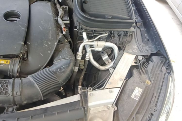 Used Mercedes-Benz GLC 2021 GLC 300 L 4MATIC Luxury Model Engine Bay Left