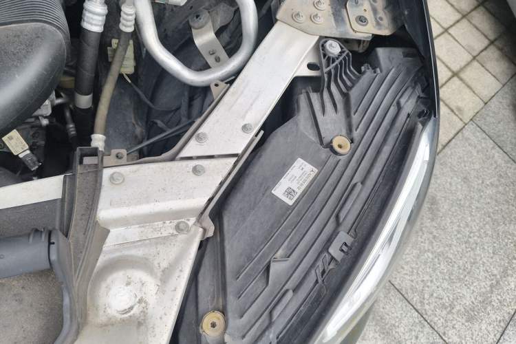 Used Mercedes-Benz GLC 2021 GLC 260 L 4MATIC Luxury Model Engine Bay Left