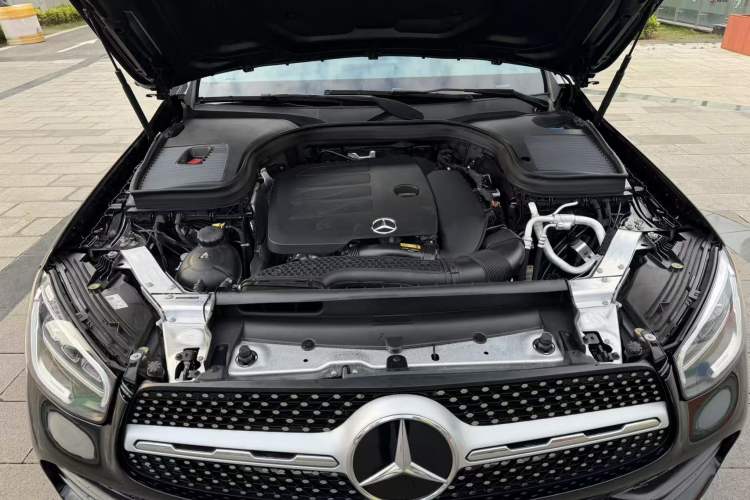Used Mercedes-Benz GLC 2021 GLC 300 L 4MATIC Dynamic Model Engine Bay