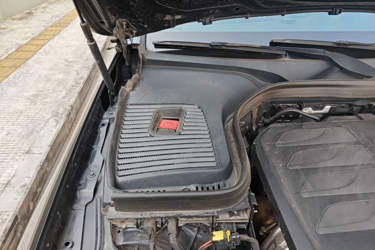 Used Mercedes-Benz GLC 2021 GLC 300 L 4MATIC Dynamic Model Engine Bay Right