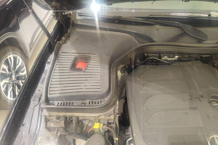 Used Mercedes-Benz GLC 2021 GLC 260 L 4MATIC Luxury Model Engine Bay Right