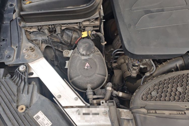 Used Mercedes-Benz GLC 2021 GLC 300 L 4MATIC Dynamic Model Engine Bay Right