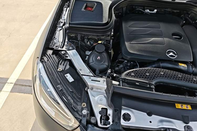 Used Mercedes-Benz GLC 2021 GLC 300 L 4MATIC Dynamic Model Engine Bay Right