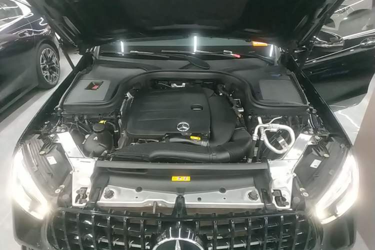 Used Mercedes-Benz GLC 2021 GLC 260 L 4MATIC Dynamic Edition Engine Bay