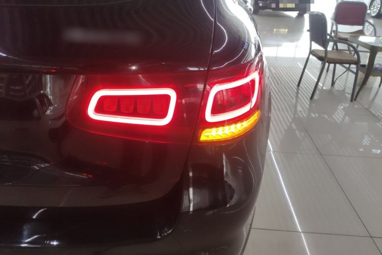 Used Mercedes-Benz GLC 2021 GLC 260 L 4MATIC Luxury Model Exterior 3