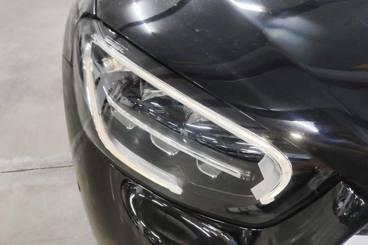 Used Mercedes-Benz GLC 2021 GLC 260 L 4MATIC Luxury Model Exterior 3