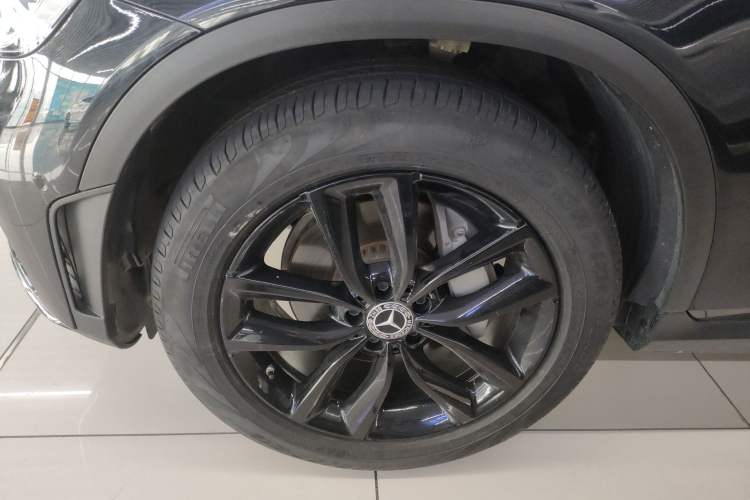 Used Mercedes-Benz GLC 2021 GLC 260 L 4MATIC Luxury Model Exterior 4