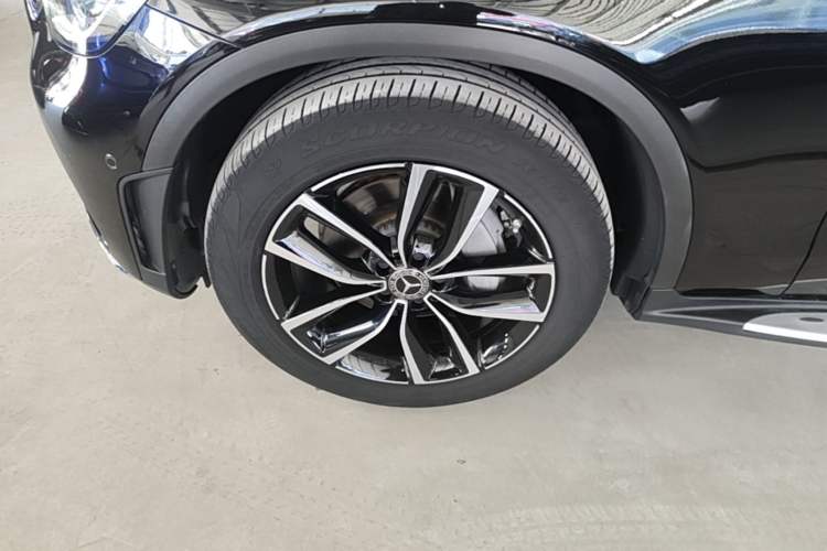 Used Mercedes-Benz GLC 2021 GLC 260 L 4MATIC Luxury Model Exterior 4
