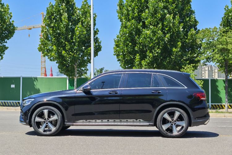 Used Mercedes-Benz GLC 2021 GLC 300 L 4MATIC Luxury Model Exterior 4
