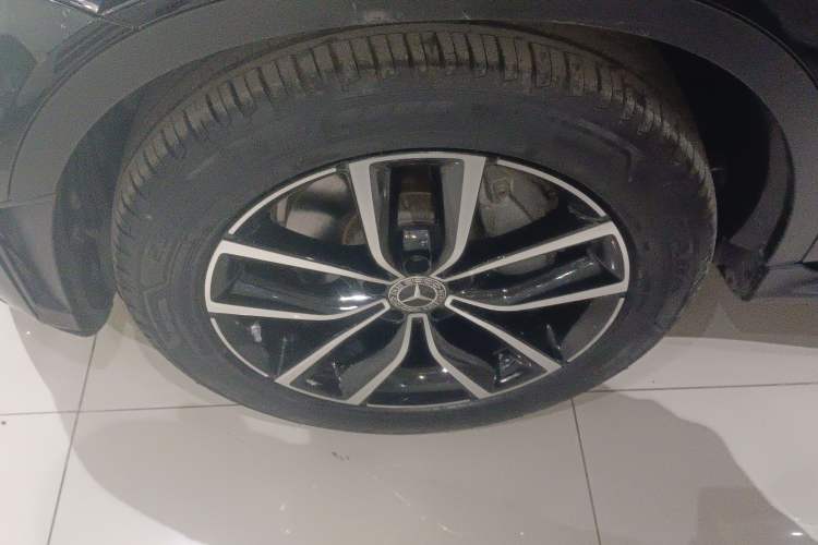 Used Mercedes-Benz GLC 2021 GLC 260 L 4MATIC Luxury Model Exterior 7