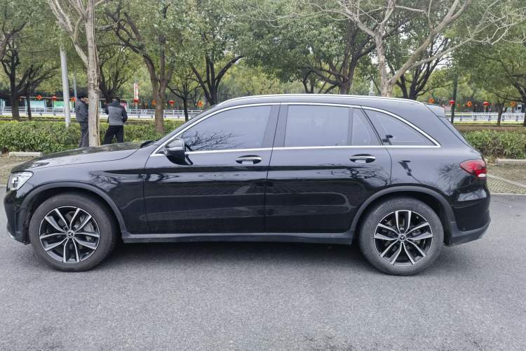 Used Mercedes-Benz GLC 2021 GLC 260 L 4MATIC Luxury Model Exterior 7