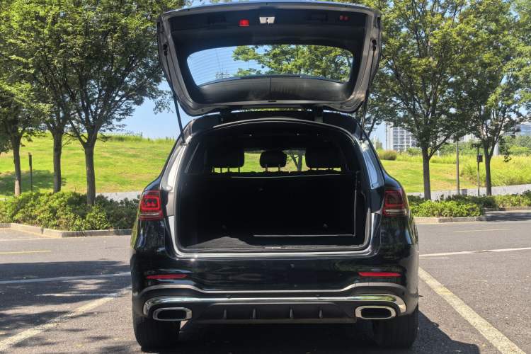 Used Mercedes-Benz GLC 2021 GLC 260 L 4MATIC Luxury Model Exterior 7