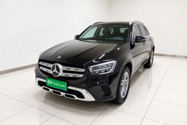 Ojetý Mercedes-Benz GLC 2021 GLC 260 L 4MATIC Dynamic Edition