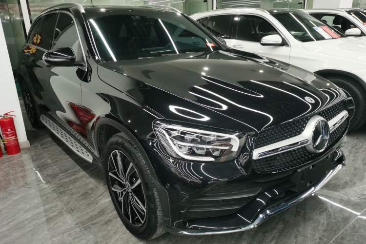 Used Mercedes-Benz GLC 2021 GLC 260 L 4MATIC Luxury Model Front Right 45 Deg
