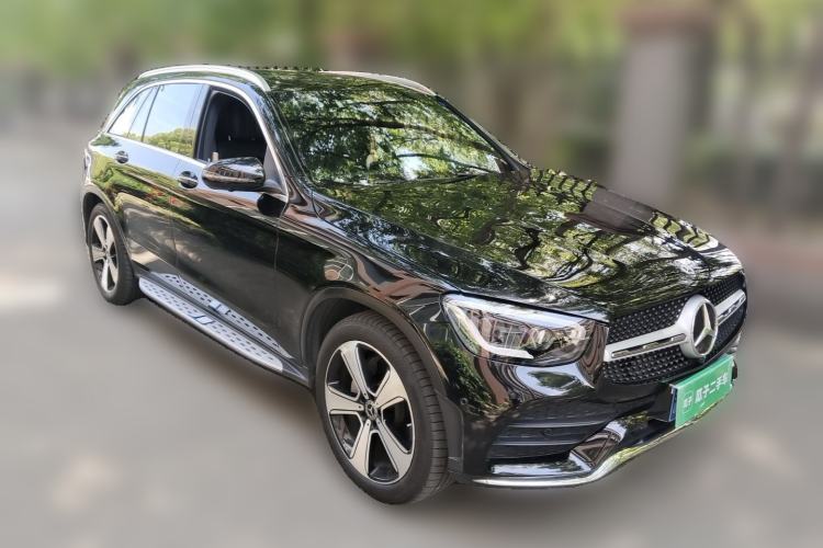 Used Mercedes-Benz GLC 2021 GLC 300 L 4MATIC Luxury Model Front Right 45 Deg
