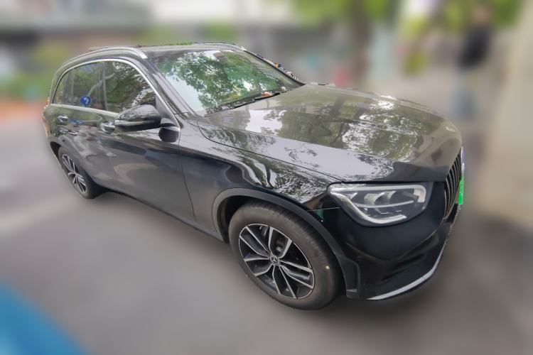 Used Mercedes-Benz GLC 2021 GLC 260 L 4MATIC Luxury Model Front Right 45 Deg