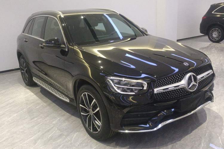 Used Mercedes-Benz GLC 2021 GLC 260 L 4MATIC Luxury Model Front Right 45 Deg