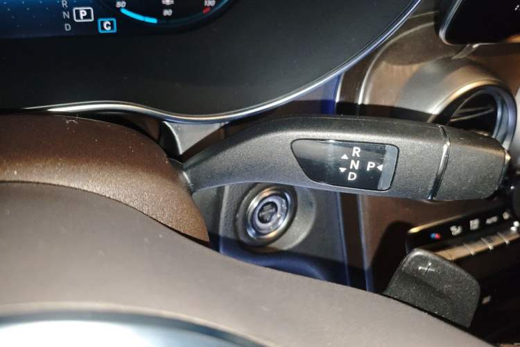 Used Mercedes-Benz GLC 2021 GLC 260 L 4MATIC Luxury Model Gear Lever