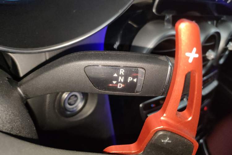 Used Mercedes-Benz GLC 2021 GLC 260 L 4MATIC Luxury Model Gear Lever