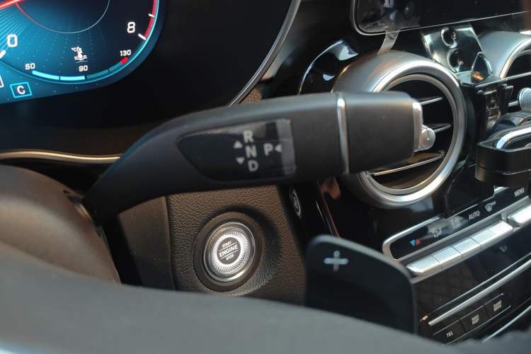 Used Mercedes-Benz GLC 2021 GLC 260 L 4MATIC Dynamic Edition Gear Lever
