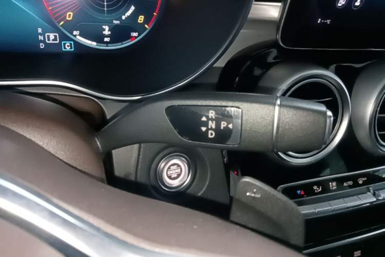 Used Mercedes-Benz GLC 2021 GLC 260 L 4MATIC Dynamic Edition Gear Lever