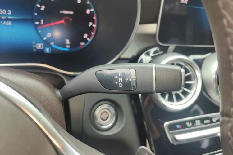 Used Mercedes-Benz GLC 2021 GLC 260 L 4MATIC Dynamic Edition Gear Lever