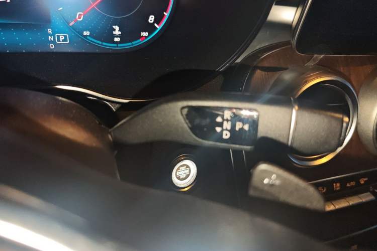 Used Mercedes-Benz GLC 2021 GLC 300 L 4MATIC Dynamic Model Gear Lever
