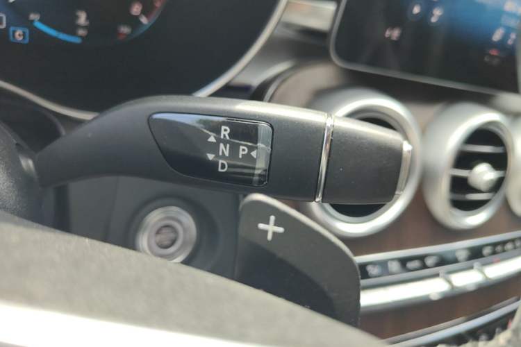 Used Mercedes-Benz GLC 2021 GLC 300 L 4MATIC Dynamic Model Gear Lever
