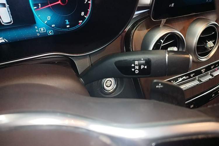 Used Mercedes-Benz GLC 2021 GLC 300 L 4MATIC Dynamic Model Gear Lever