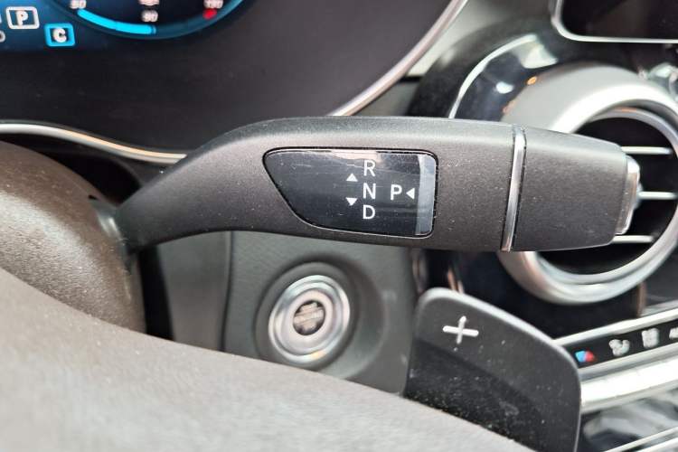 Used Mercedes-Benz GLC 2021 GLC 260 L 4MATIC Dynamic Edition Gear Lever