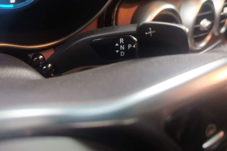 Used Mercedes-Benz GLC 2021 GLC 300 L 4MATIC Dynamic Model Gear Lever