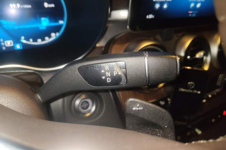 Used Mercedes-Benz GLC 2021 GLC 300 L 4MATIC Dynamic Model Gear Lever