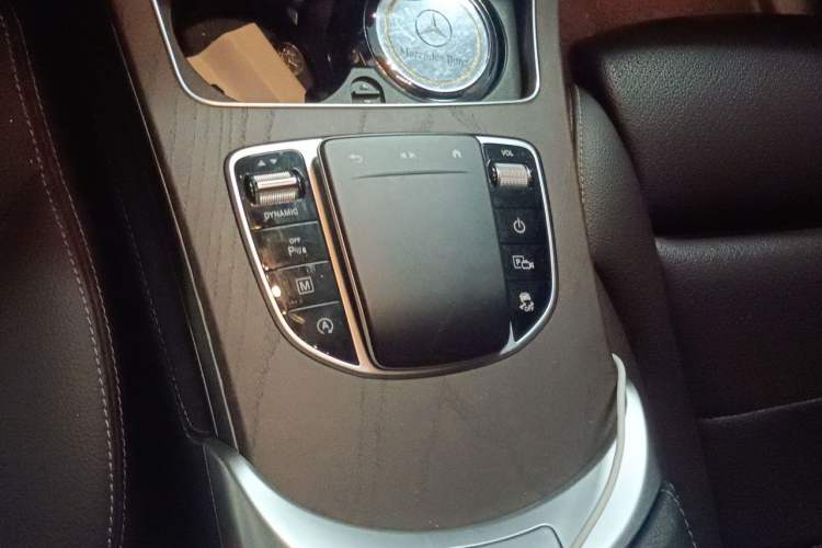 Used Mercedes-Benz GLC 2021 GLC 260 L 4MATIC Luxury Model Gear Lever