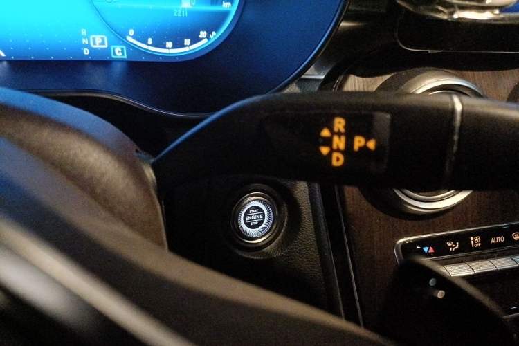 Used Mercedes-Benz GLC 2021 GLC 300 L 4MATIC Dynamic Model Gear Lever