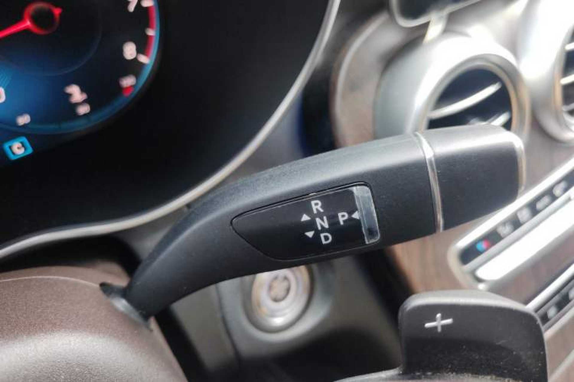 Used Mercedes-Benz GLC 2021 GLC 260 L 4MATIC Dynamic Edition Gear Lever
