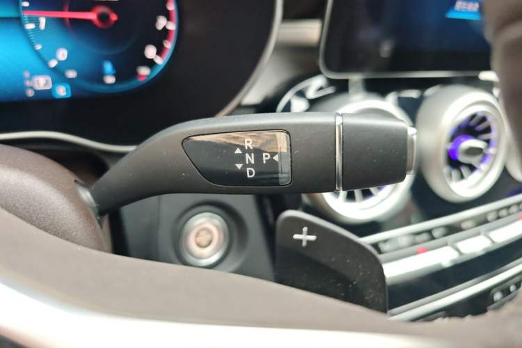 Used Mercedes-Benz GLC 2021 GLC 260 L 4MATIC Dynamic Edition Gear Lever