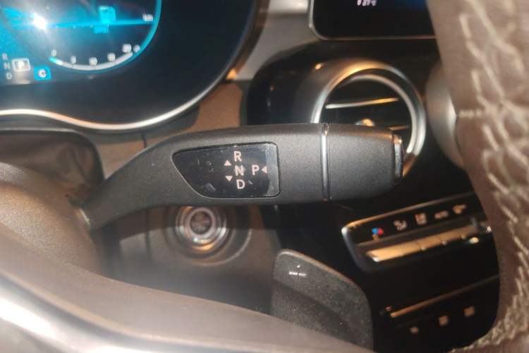 Used Mercedes-Benz GLC 2021 GLC 260 L 4MATIC Dynamic Edition Gear Lever