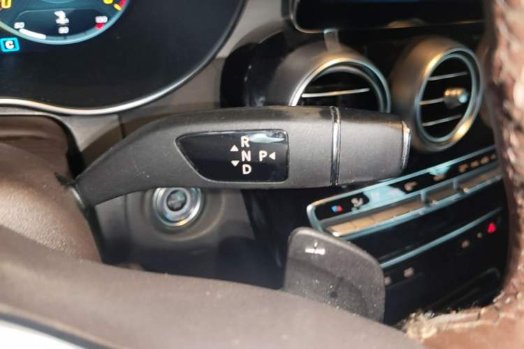 Used Mercedes-Benz GLC 2021 GLC 260 L 4MATIC Dynamic Edition Gear Lever