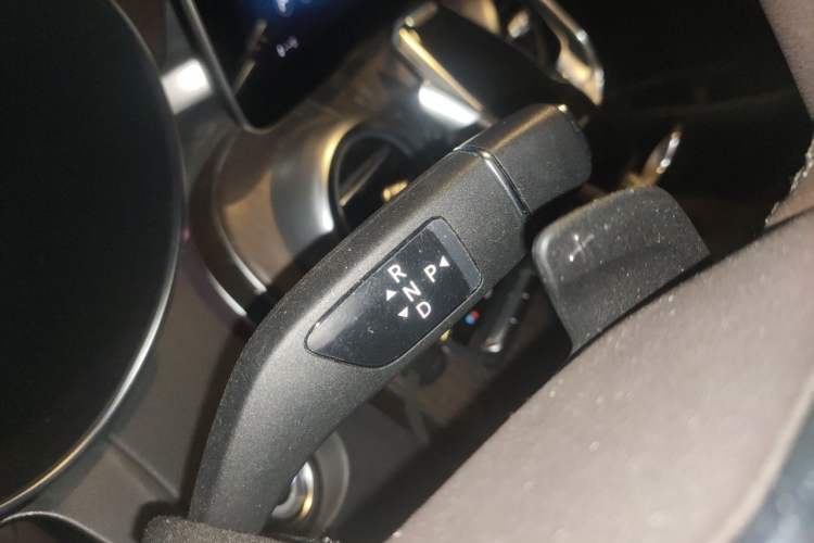 Used Mercedes-Benz GLC 2021 GLC 260 L 4MATIC Luxury Model Gear Lever